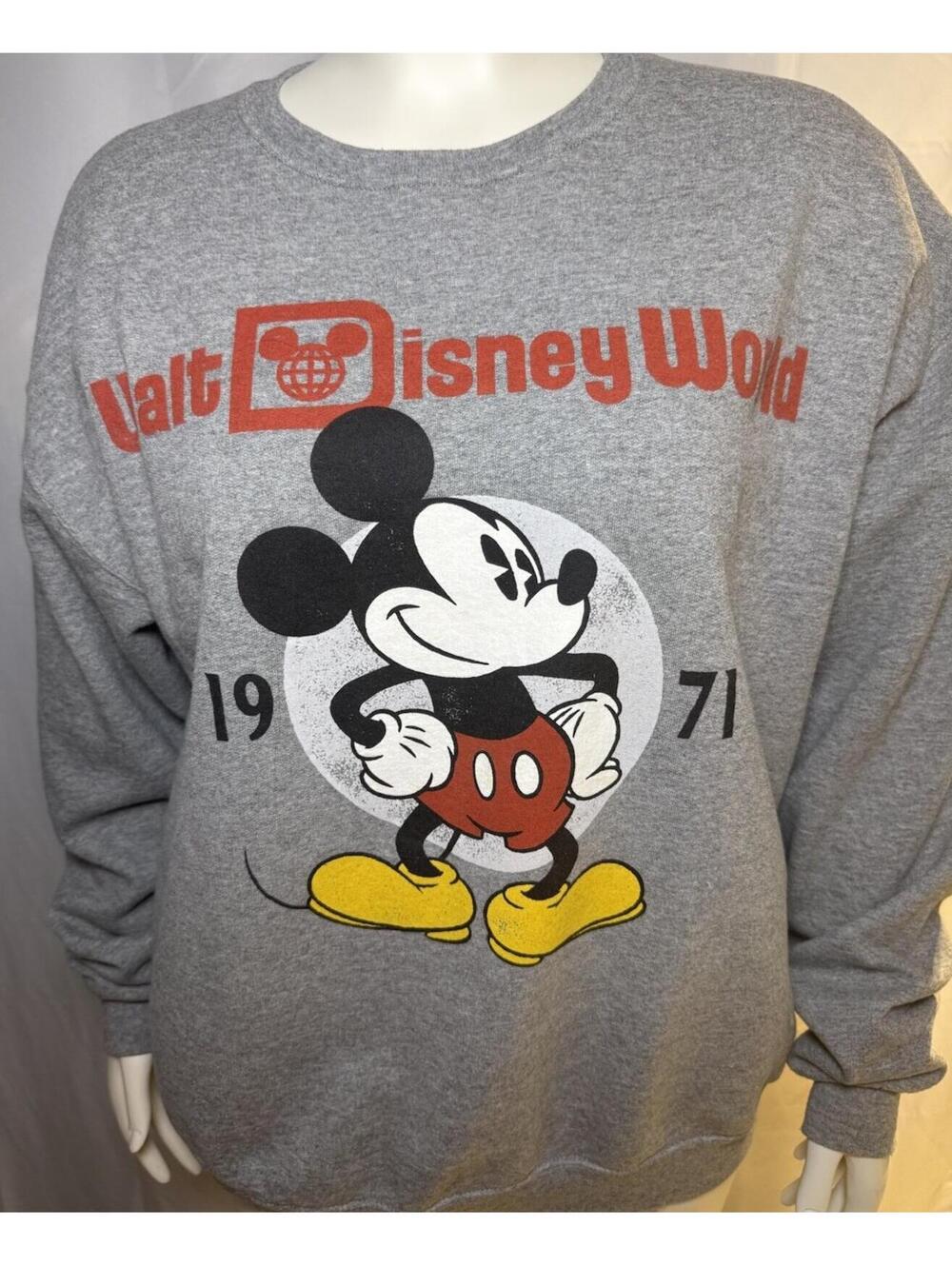 Walt Disney World Mickey Mouse Sweatshirt XL Gray Graphic Crewneck Pullover